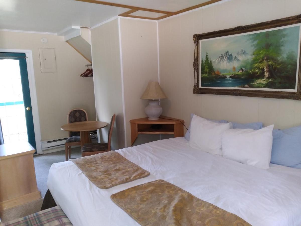 Appletree Inn Radium Hot Springs Bagian luar foto
