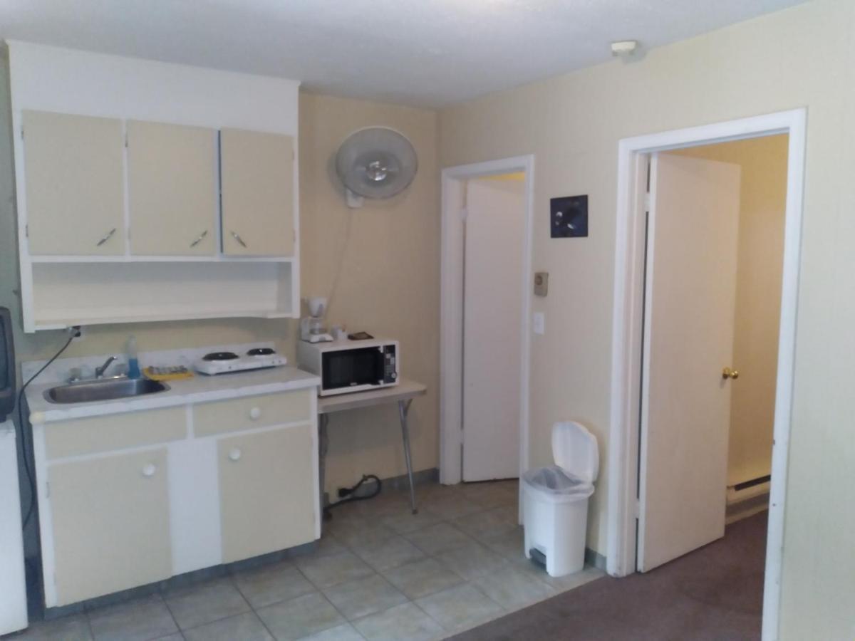 Appletree Inn Radium Hot Springs Bagian luar foto