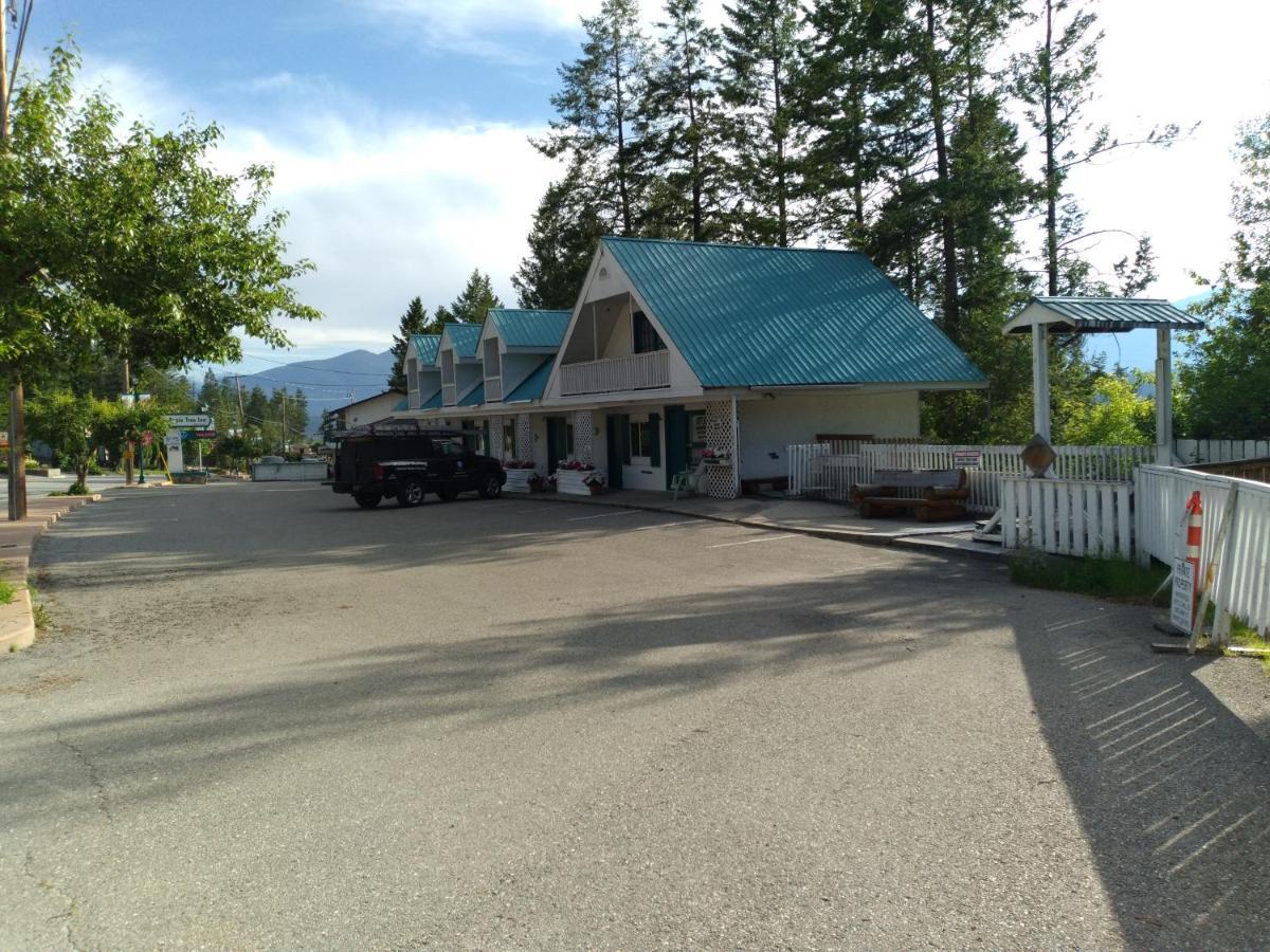 Appletree Inn Radium Hot Springs Bagian luar foto