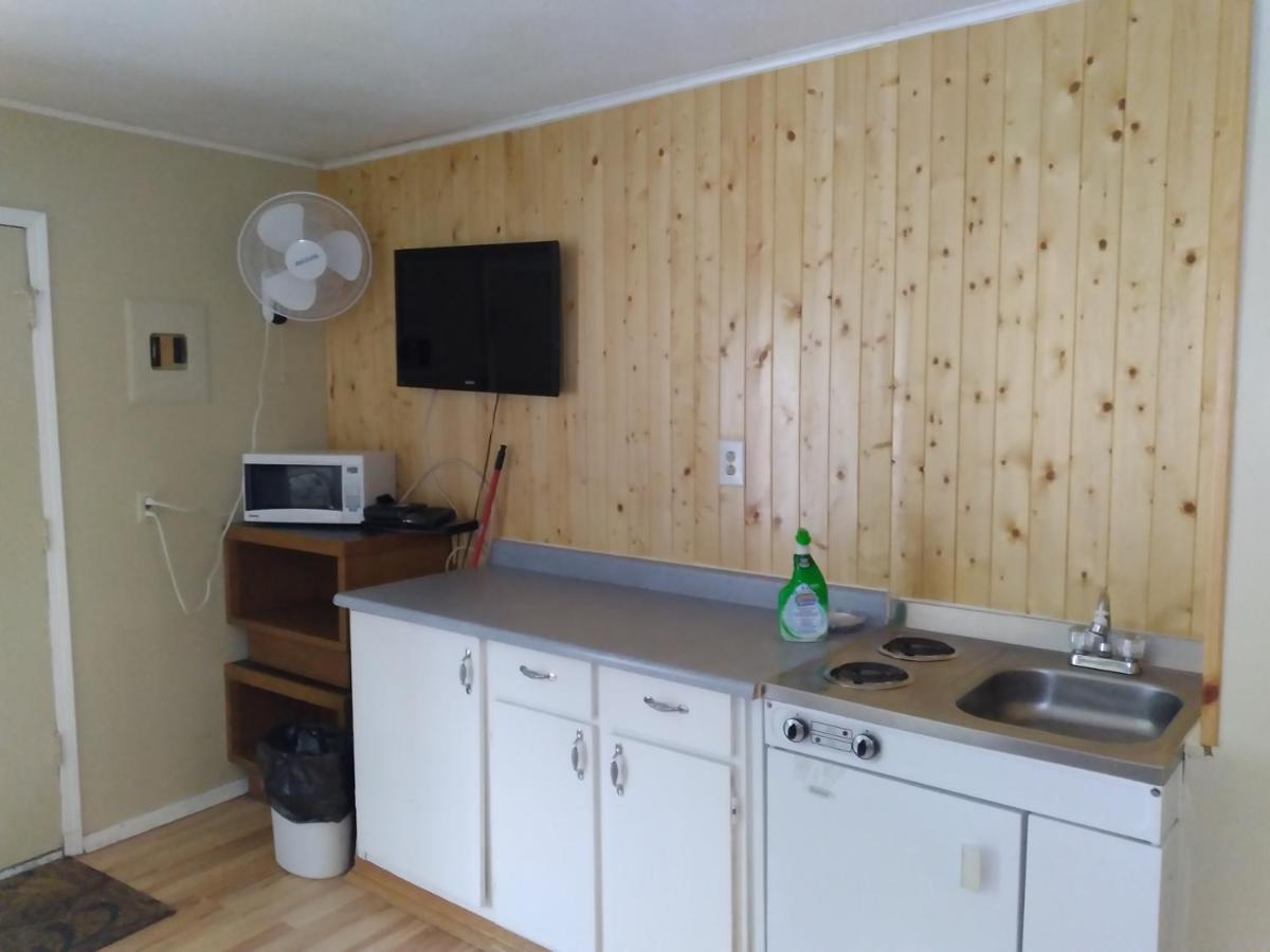 Appletree Inn Radium Hot Springs Bagian luar foto
