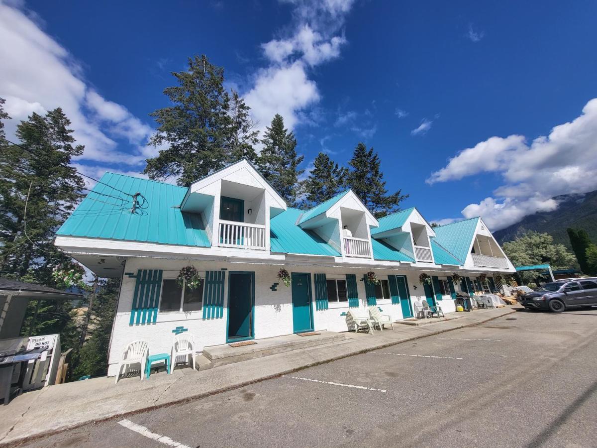 Appletree Inn Radium Hot Springs Bagian luar foto